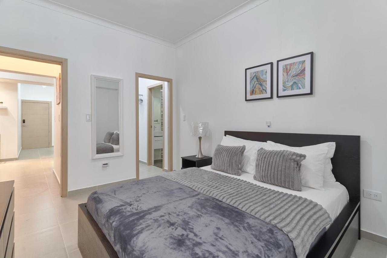 Dom. Rep. Exclusive 2 Bed Apt. Evaristo Morales Санто-Домінго Екстер'єр фото